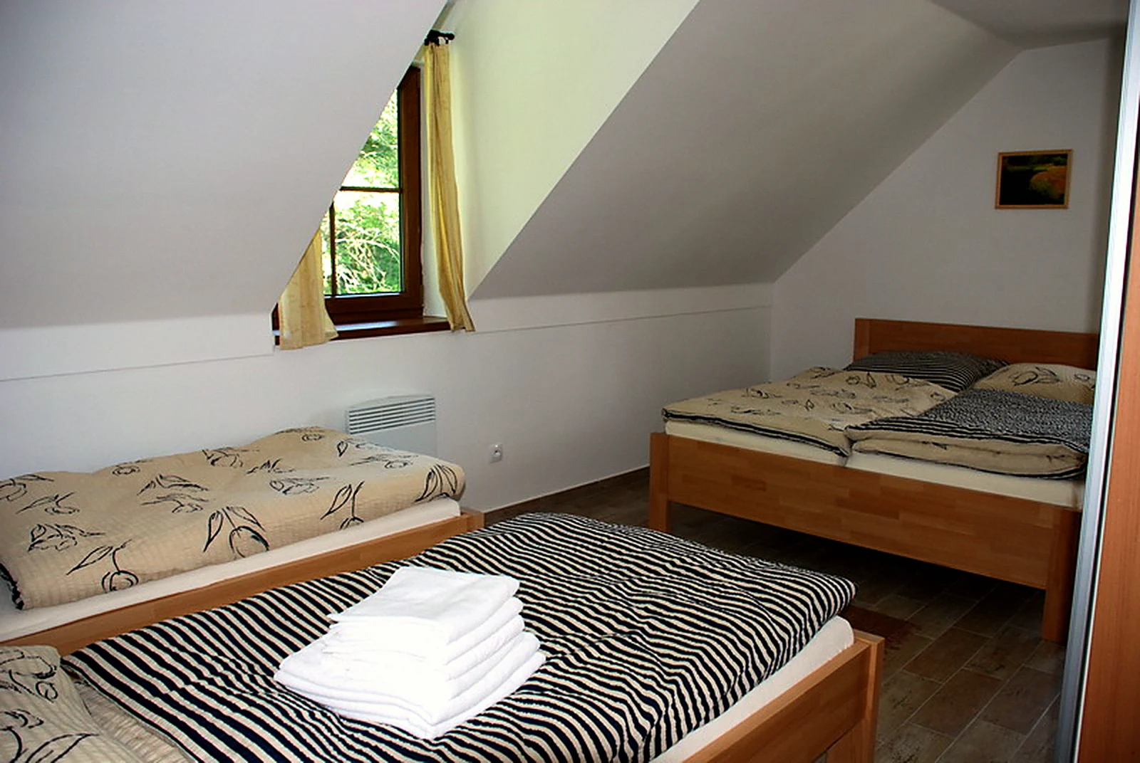 Podkrovní ložnice s oddělenými lůžky